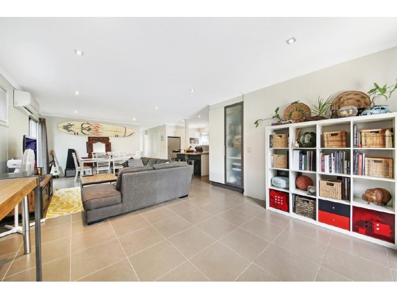 4 Paradise Avenue, Miami QLD 4220