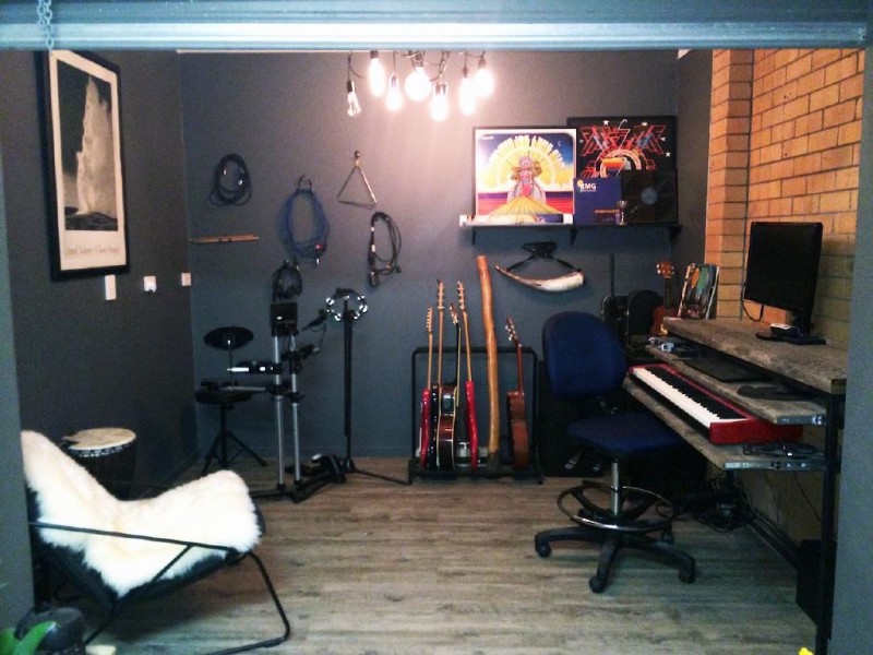 4 Paradise Avenue, Miami QLD 4220