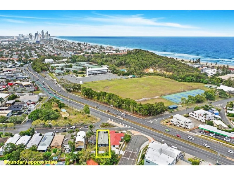 4 Paradise Avenue, Miami QLD 4220