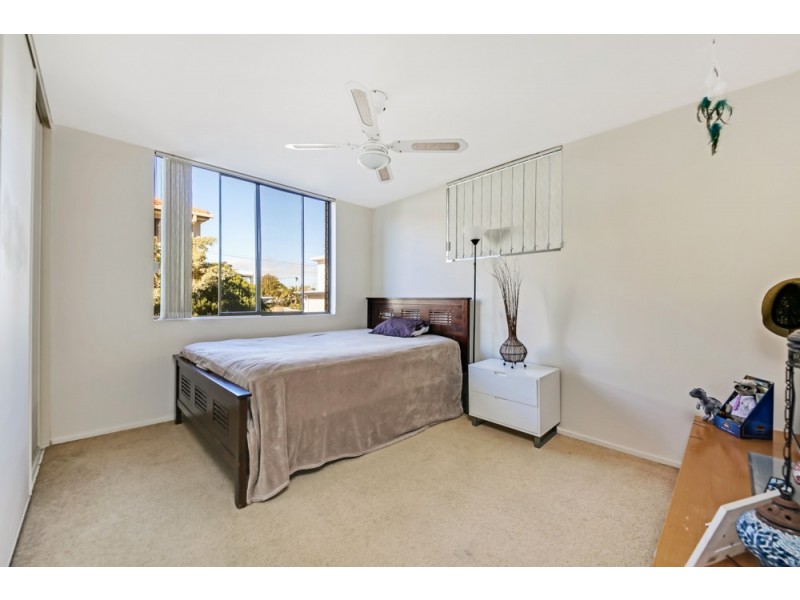 2/1074 Gold Coast Highway, Palm Beach QLD 4221