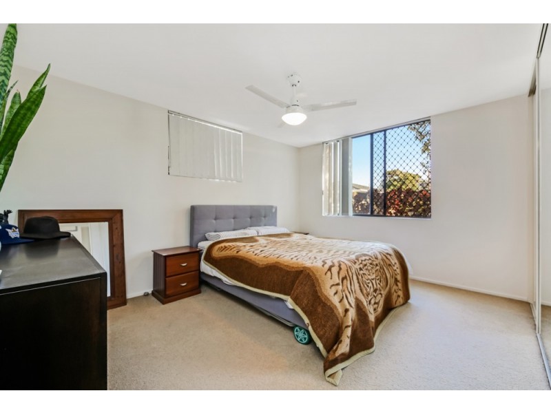 2/1074 Gold Coast Highway, Palm Beach QLD 4221
