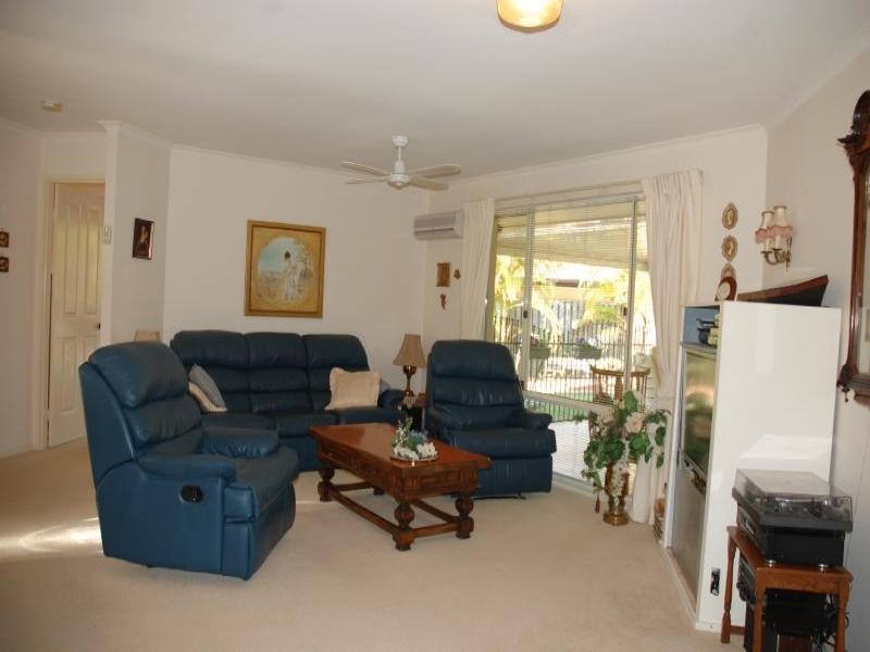 8 Glastonbury Drive, Mudgeeraba QLD 4213