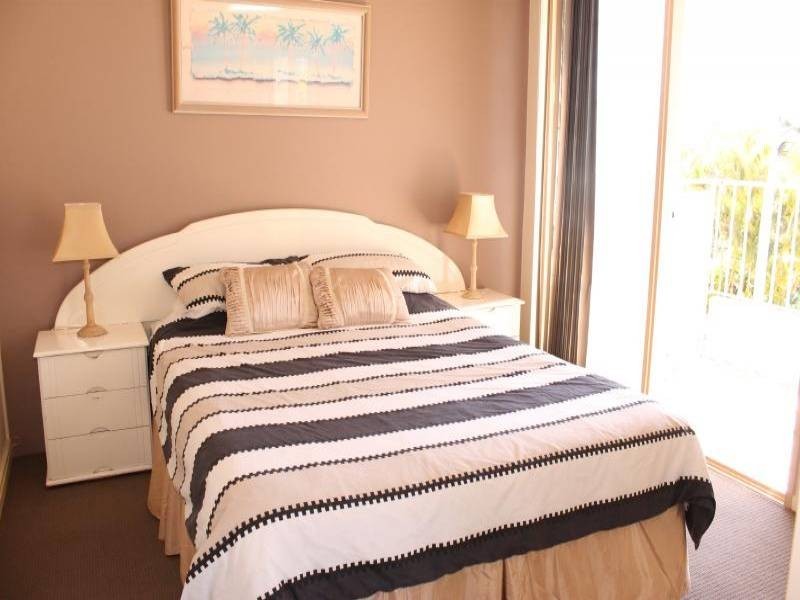 8/1 Second Ave, Burleigh Heads QLD 4220