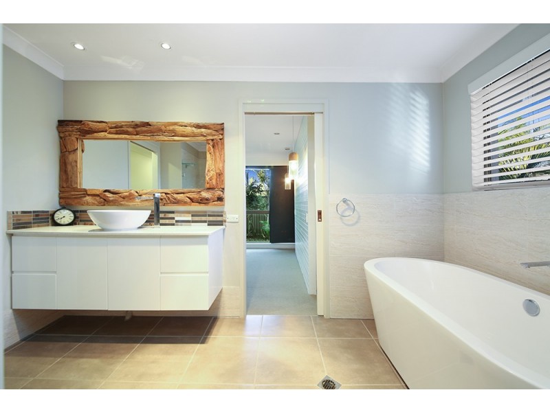 1/22 Wagtail Court, Burleigh Waters QLD 4220