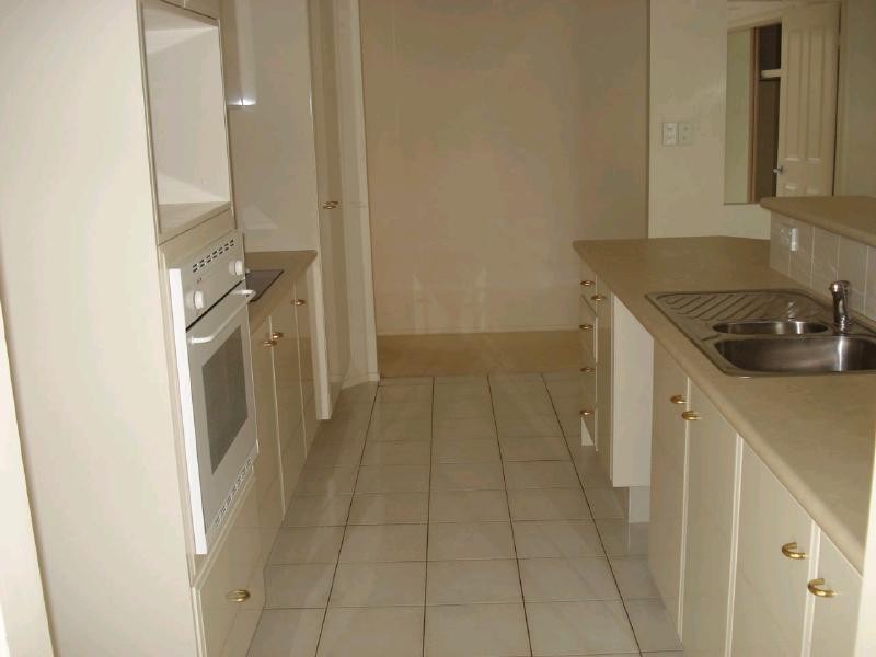 140 Harrier Dr, Burleigh Waters QLD 4220