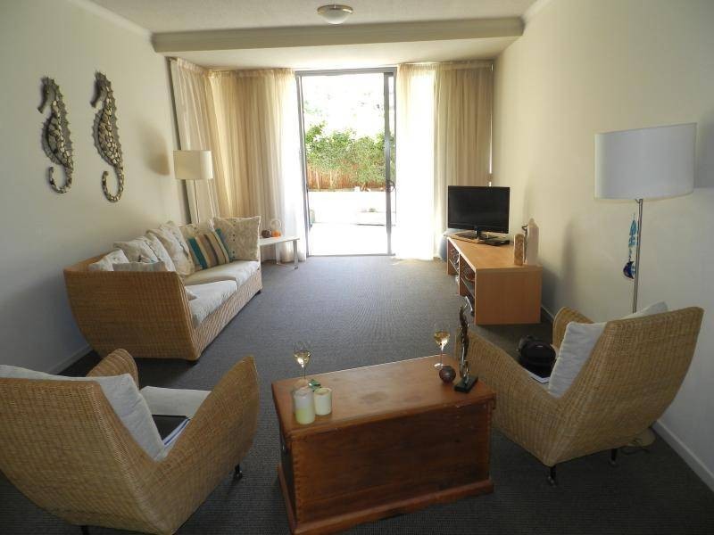 2010/1 Ocean Street, Burleigh Heads QLD 4220