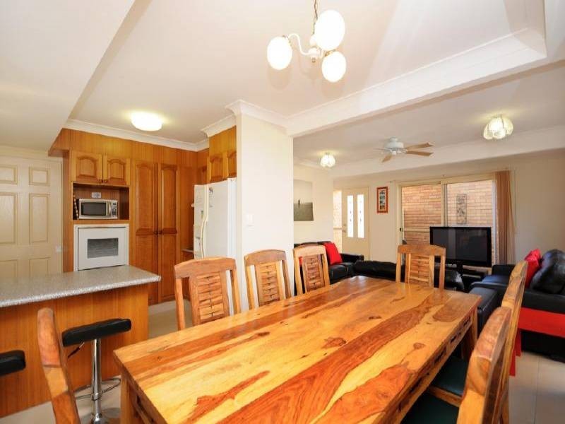 2/13 Cedar Ct, Burleigh Heads QLD 4220