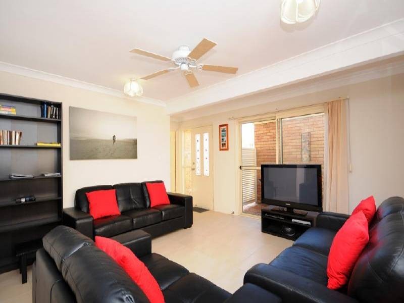 2/13 Cedar Ct, Burleigh Heads QLD 4220