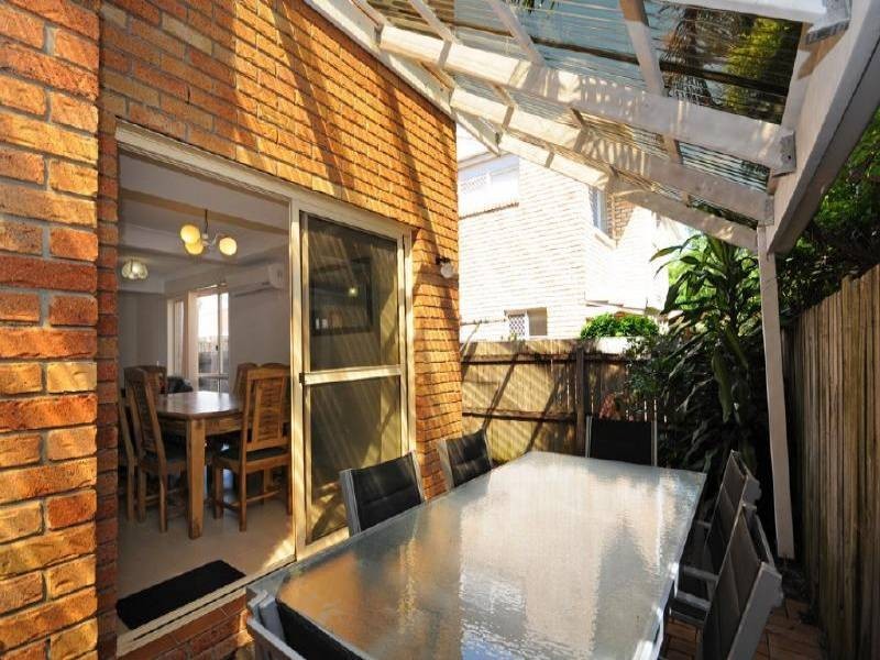 2/13 Cedar Ct, Burleigh Heads QLD 4220
