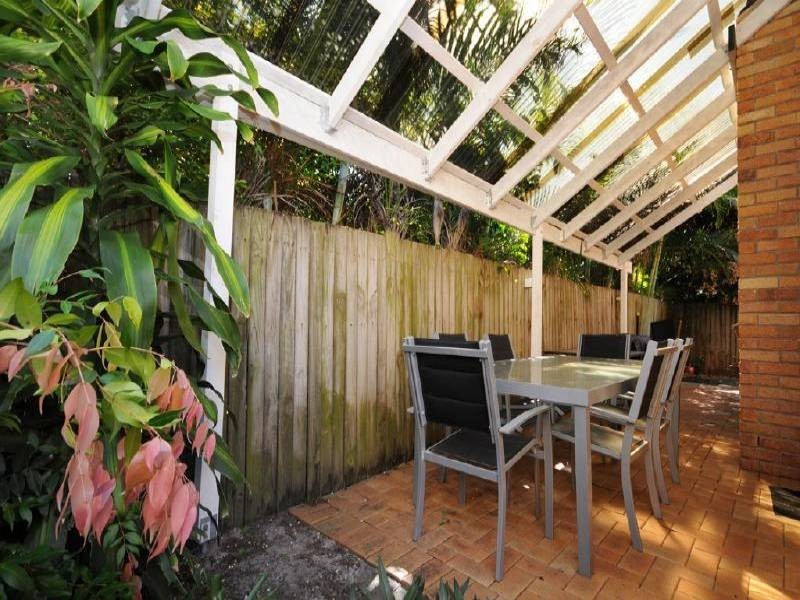 2/13 Cedar Ct, Burleigh Heads QLD 4220