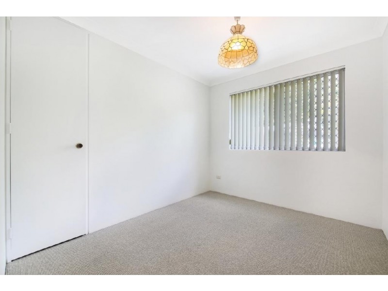2/42 Oceanic Drive, Mermaid Waters QLD 4218
