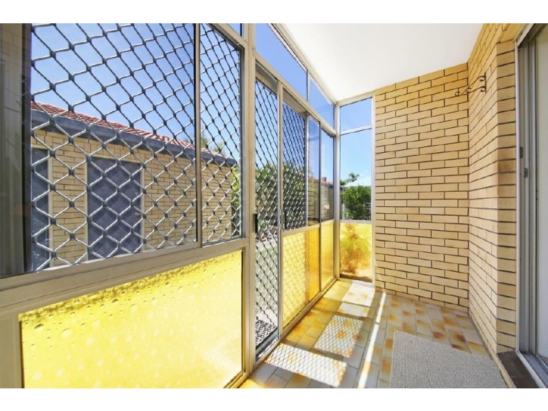 2/42 Oceanic Drive, Mermaid Waters QLD 4218