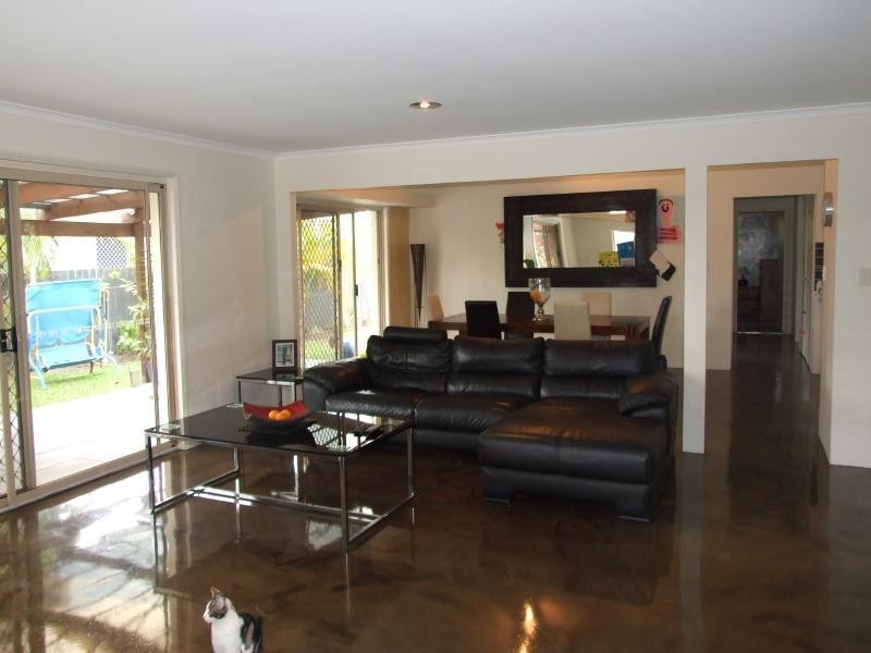 184 Christine Avenue, Burleigh Waters QLD 4220