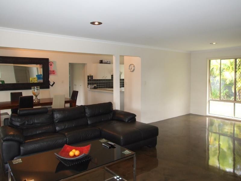 184 Christine Avenue, Burleigh Waters QLD 4220