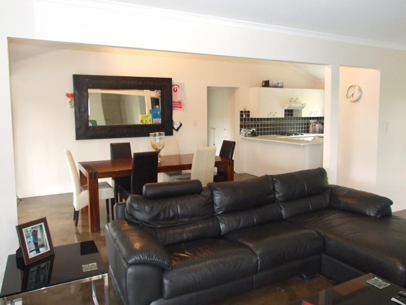 184 Christine Avenue, Burleigh Waters QLD 4220