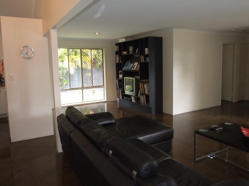 184 Christine Avenue, Burleigh Waters QLD 4220