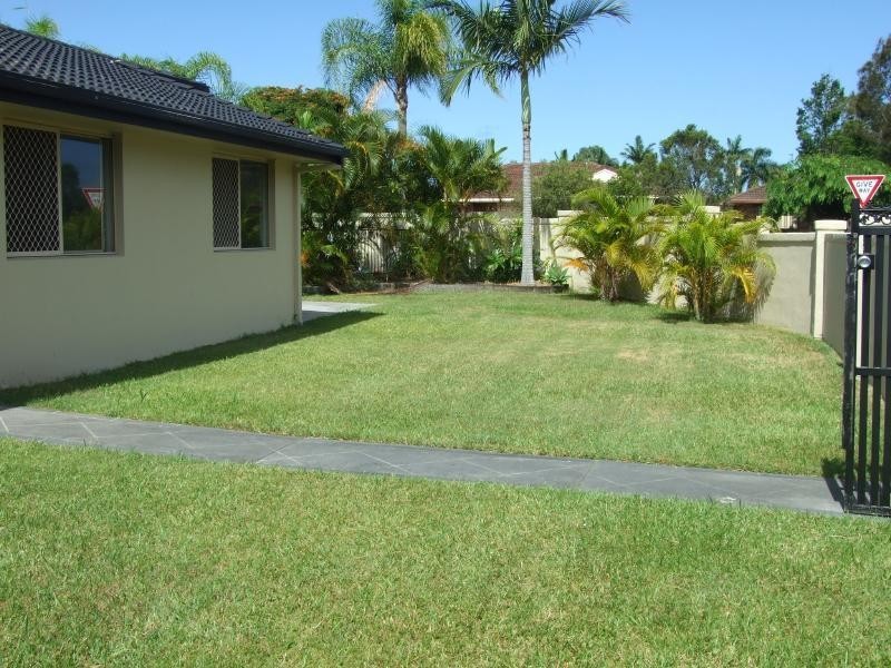 1 Marscay Avenue, Varsity Lakes QLD 4227