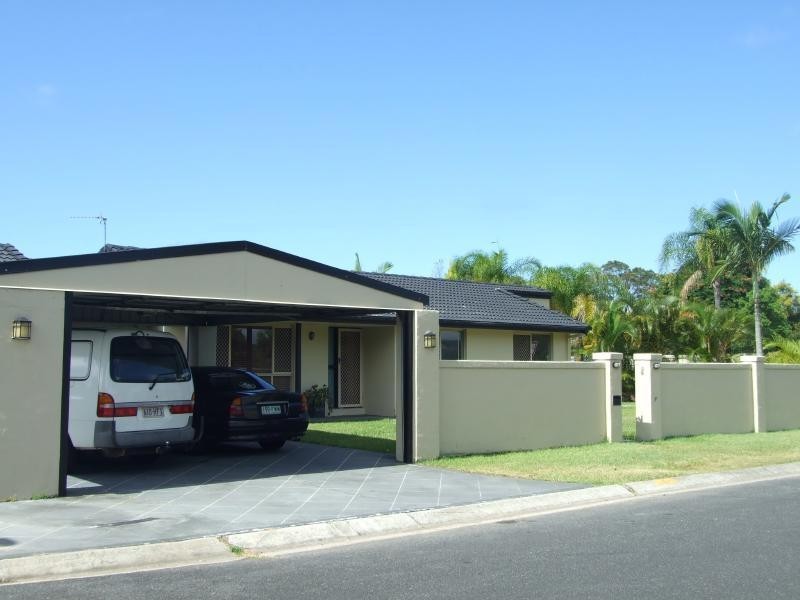 1 Marscay Avenue, Varsity Lakes QLD 4227