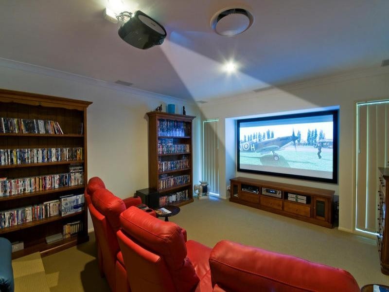 6 Fairy Wren Crt, Bonogin QLD 4213