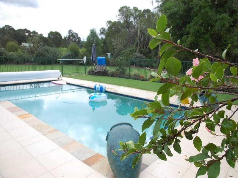 6 Fairy Wren Crt, Bonogin QLD 4213