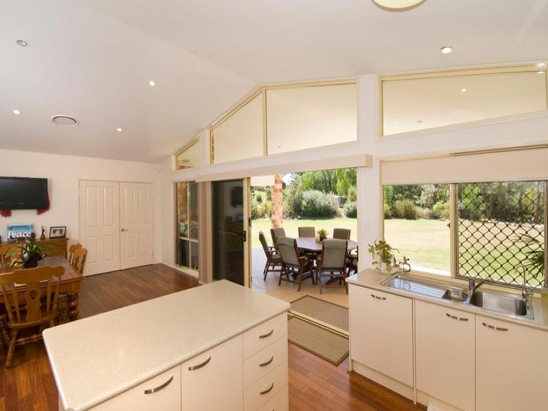 6 Fairy Wren Crt, Bonogin QLD 4213