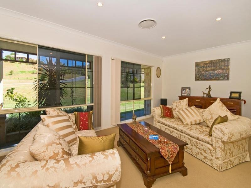 6 Fairy Wren Crt, Bonogin QLD 4213