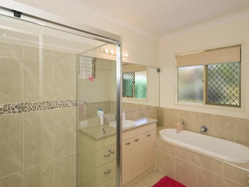 6 Fairy Wren Crt, Bonogin QLD 4213