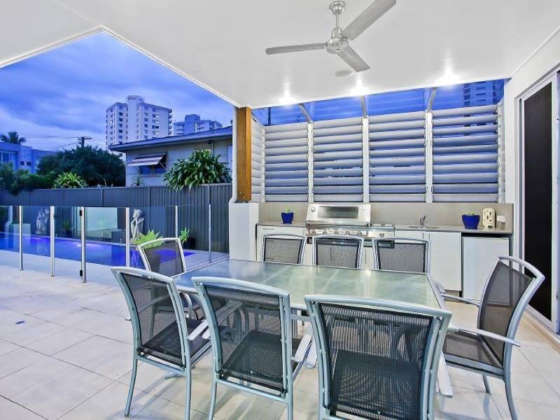 6 Elder Entrance, Burleigh Heads QLD 4220