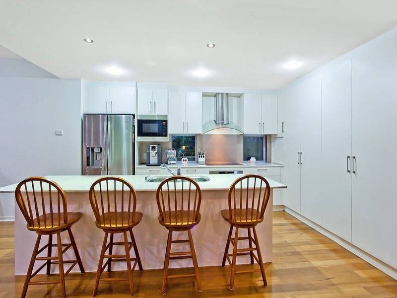 6 Elder Entrance, Burleigh Heads QLD 4220