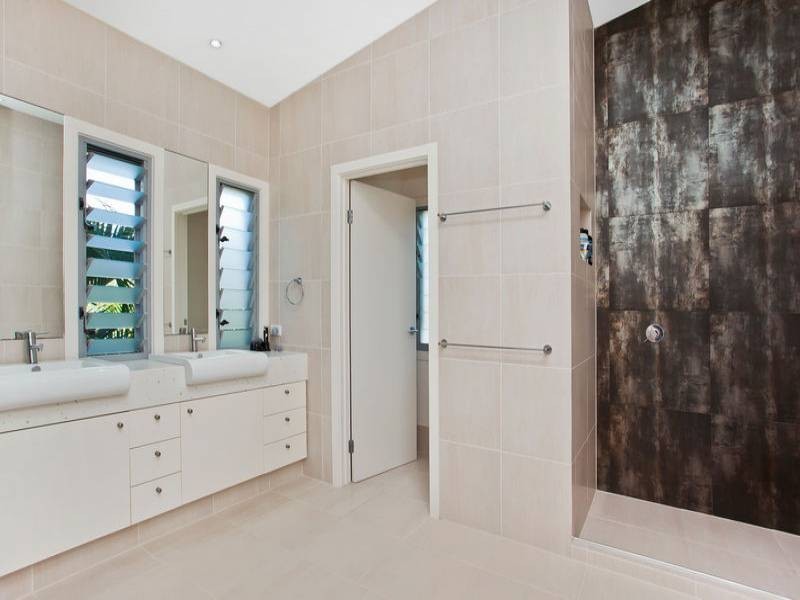 6 Elder Entrance, Burleigh Heads QLD 4220