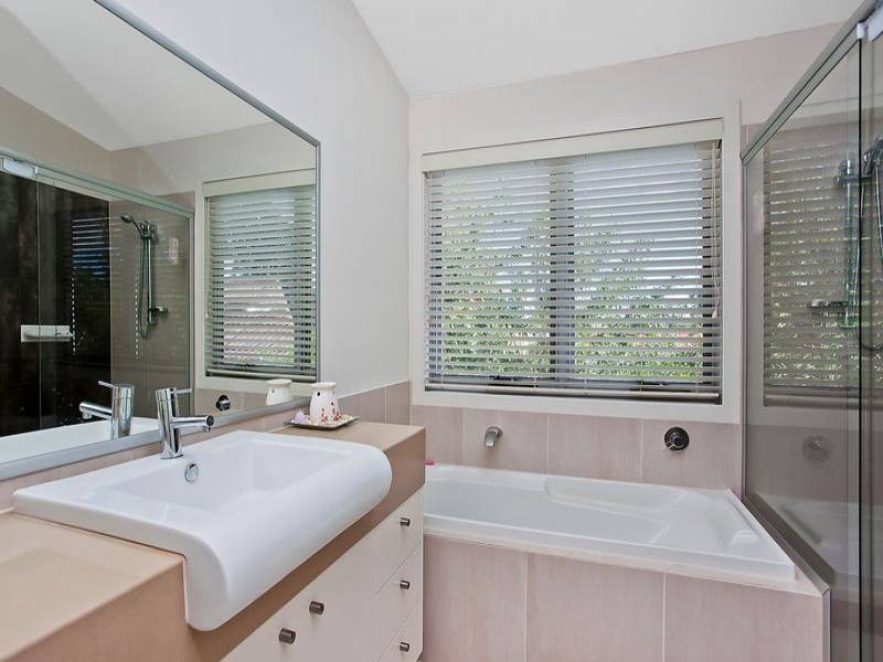 6 Elder Entrance, Burleigh Heads QLD 4220