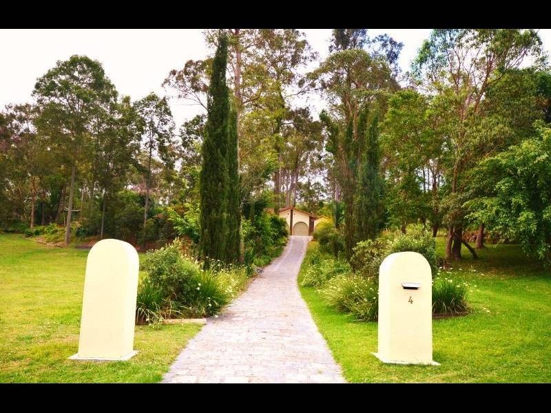 4 Grey Jack Ct, Worongary QLD 4213