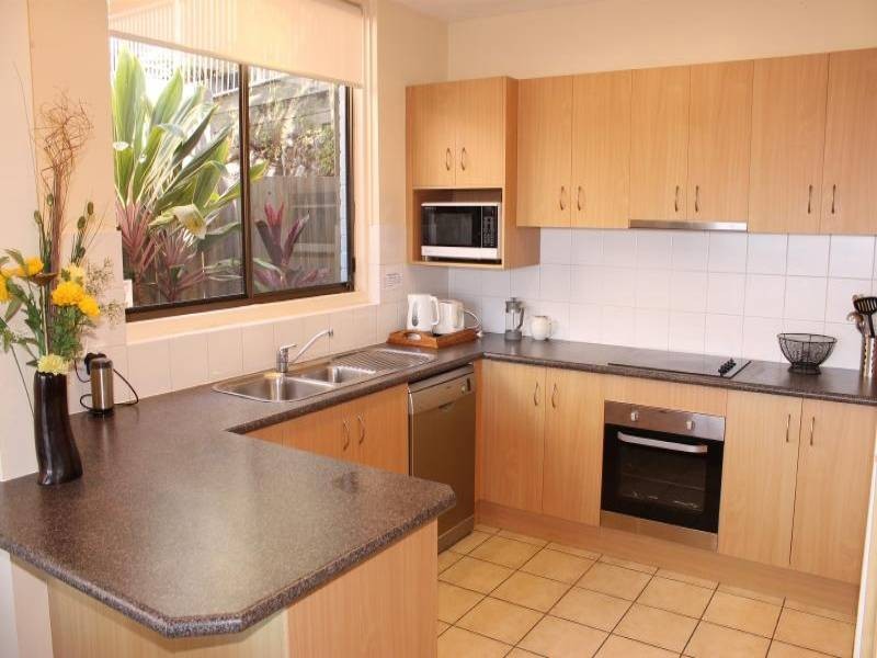 20 Hill Avenue, Burleigh Heads QLD 4220