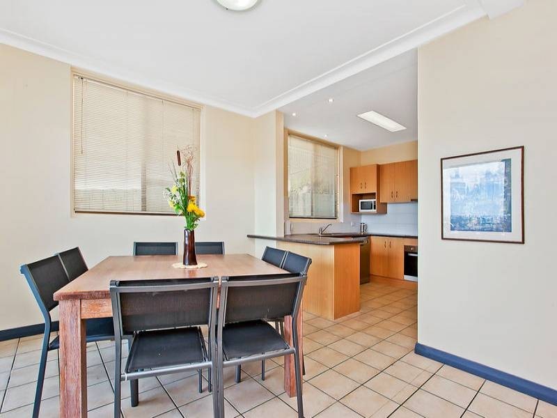 20 Hill Avenue, Burleigh Heads QLD 4220