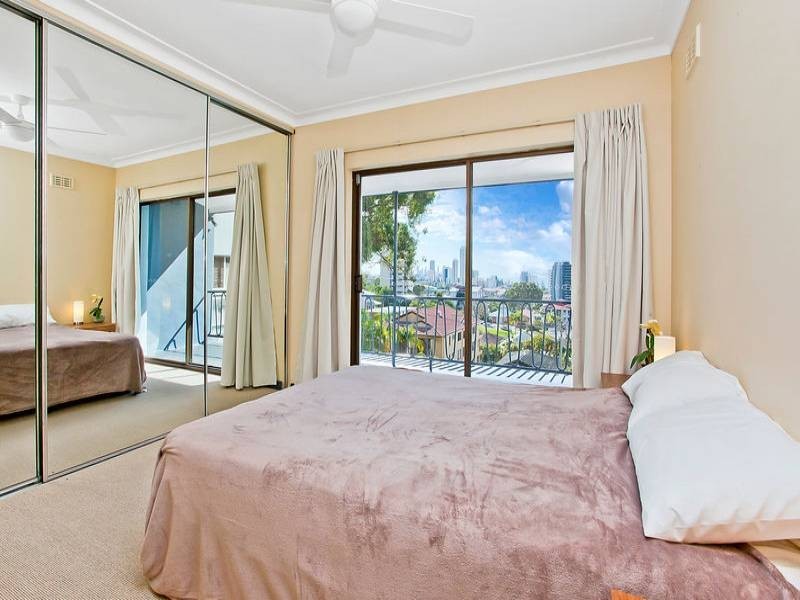 20 Hill Avenue, Burleigh Heads QLD 4220