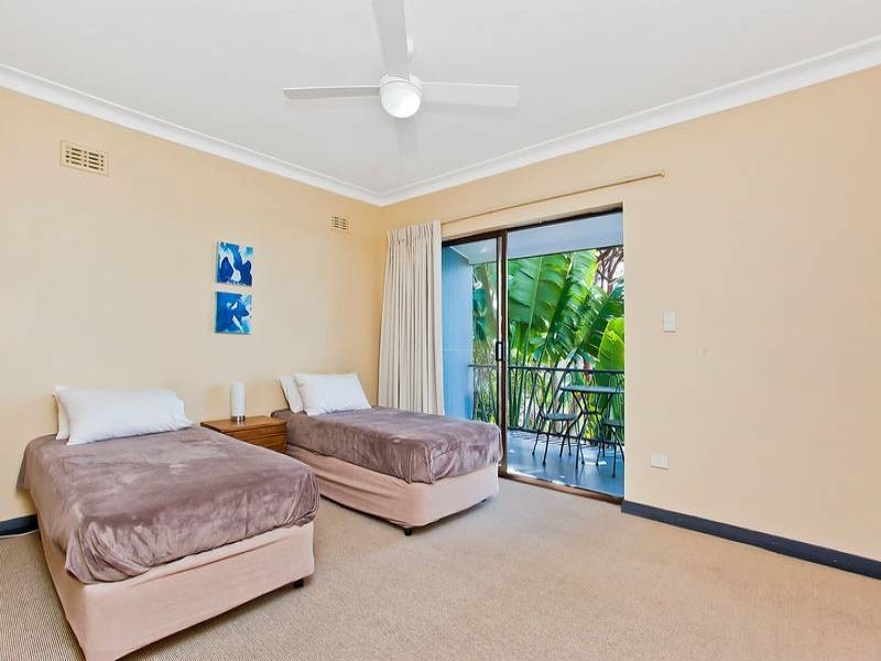 20 Hill Avenue, Burleigh Heads QLD 4220