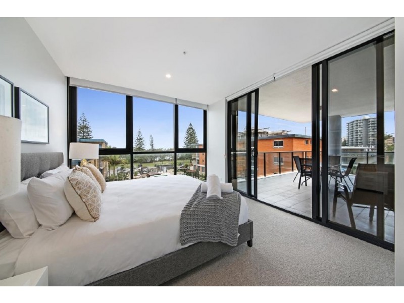 17/70-72 The Esplanade, Burleigh Heads QLD 4220