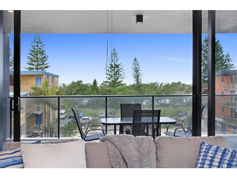 17/70-72 The Esplanade, Burleigh Heads QLD 4220