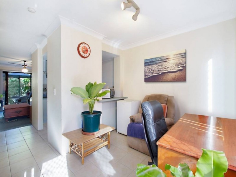 4/8 Oceanic Drive, Mermaid Waters QLD 4218