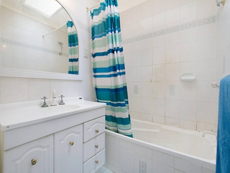 4/8 Oceanic Drive, Mermaid Waters QLD 4218