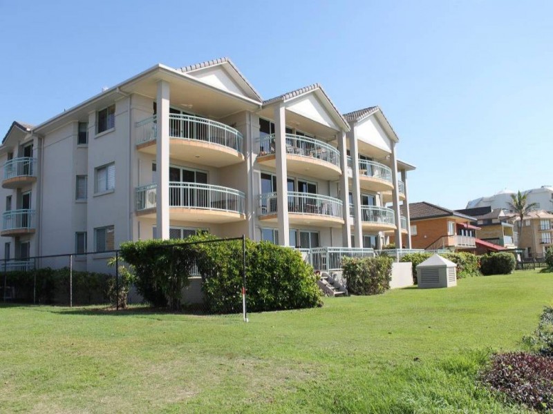 2/261 Golden Four Drive, Bilinga QLD 4225