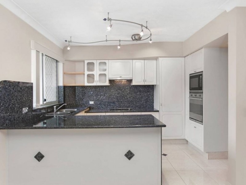 2/261 Golden Four Drive, Bilinga QLD 4225