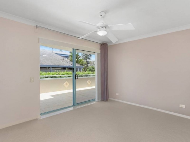 2/261 Golden Four Drive, Bilinga QLD 4225