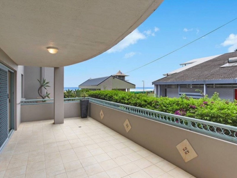 2/261 Golden Four Drive, Bilinga QLD 4225