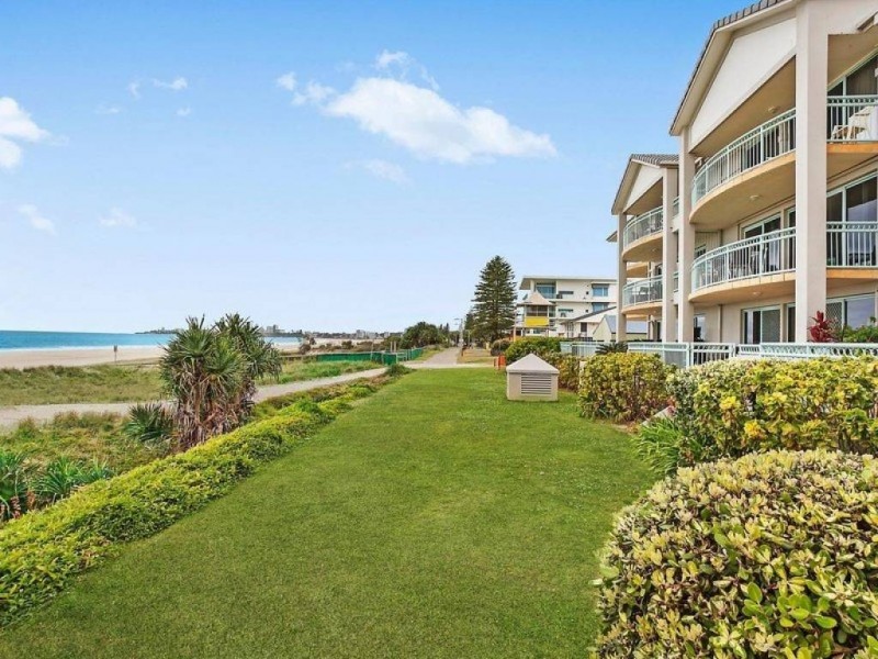 2/261 Golden Four Drive, Bilinga QLD 4225