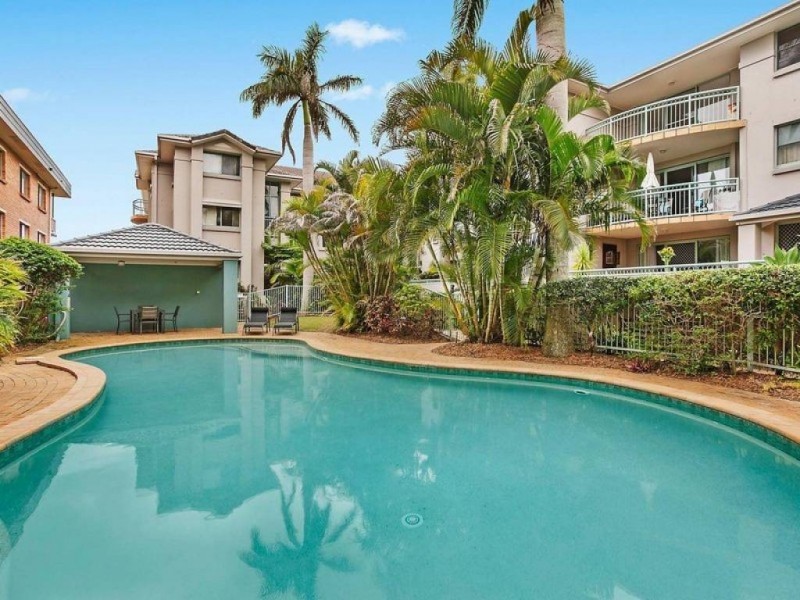 2/261 Golden Four Drive, Bilinga QLD 4225