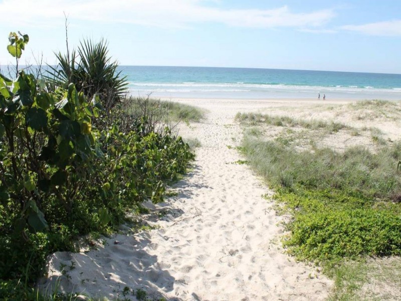 2/261 Golden Four Drive, Bilinga QLD 4225