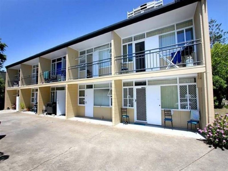 4/4 George Avenue, Broadbeach QLD 4218