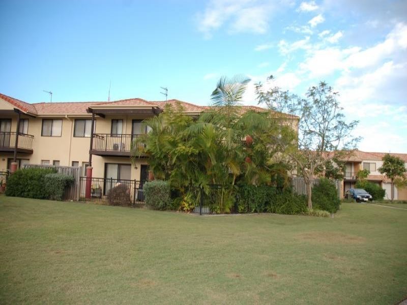 33/302 Christine Avenue, Varsity Lakes QLD 4227