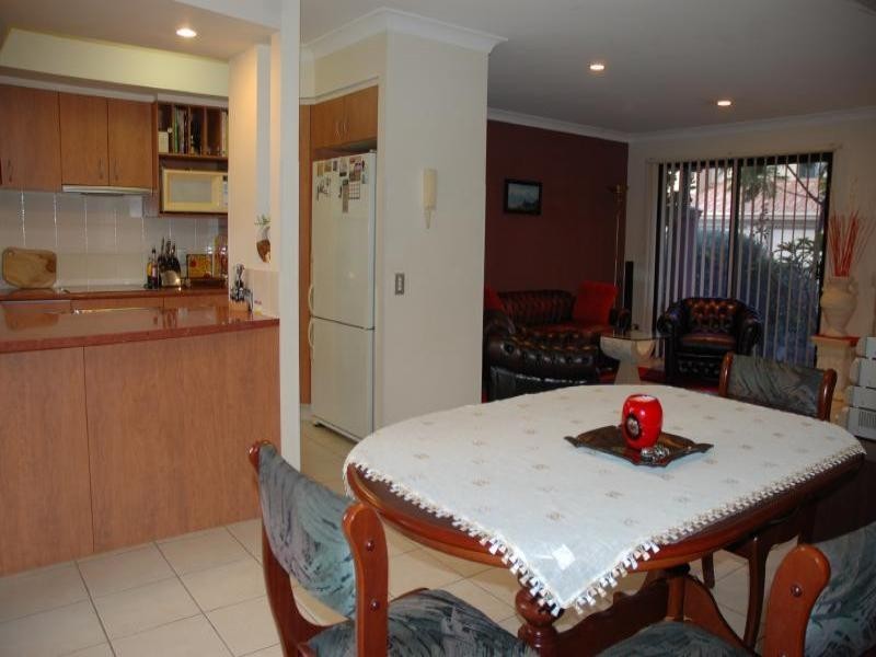 33/302 Christine Avenue, Varsity Lakes QLD 4227